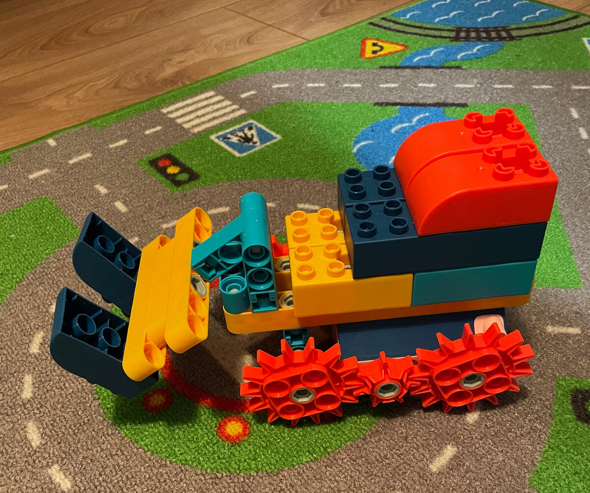 Трактор "Живые механизмы"