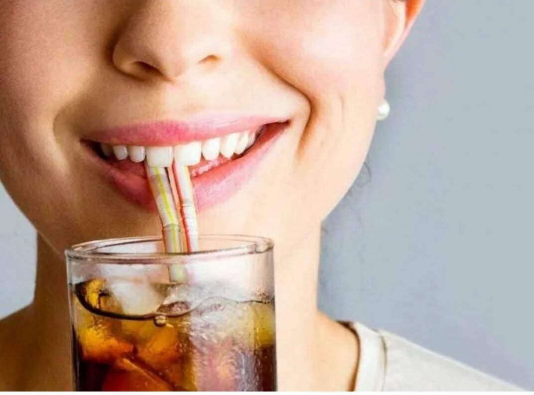 желтые зубы отбеливание. зубы сок. сладковатый привкус во рту. зубная щетка gums&teeth. зубы сок.