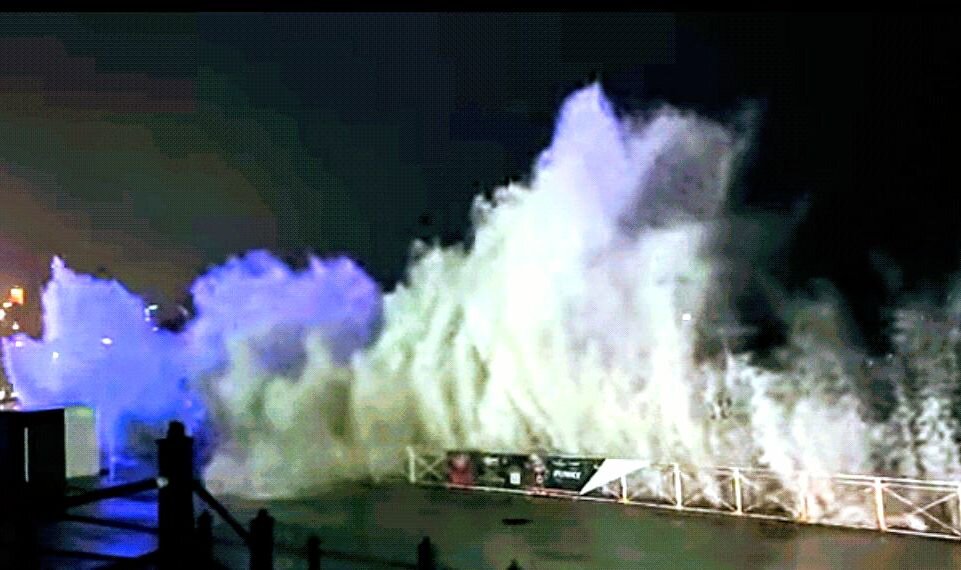 Фото автора. Шторм 27.11.23.