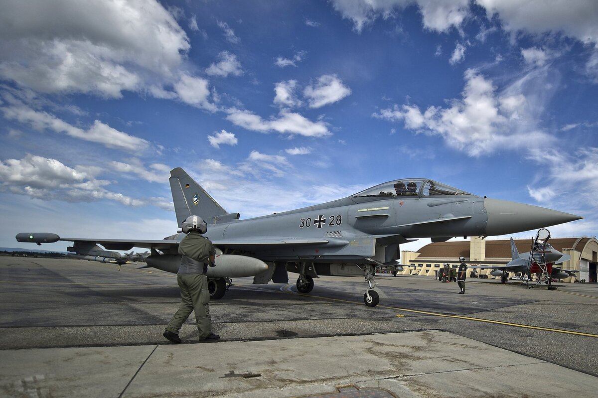 Европейские производители оружия готовы конкурировать за турецкие заказы Великобритания обещала Турции помочь убедить Германию продать ей истребители Eurofighter Typhoon, против чего возражают в...-6