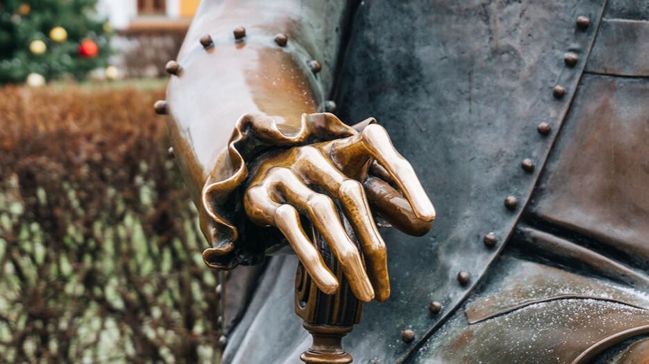 Вот такие пальцы. Кстати, натерты до блеска местными жителями и гостями города- но об этом чуть позже)) 