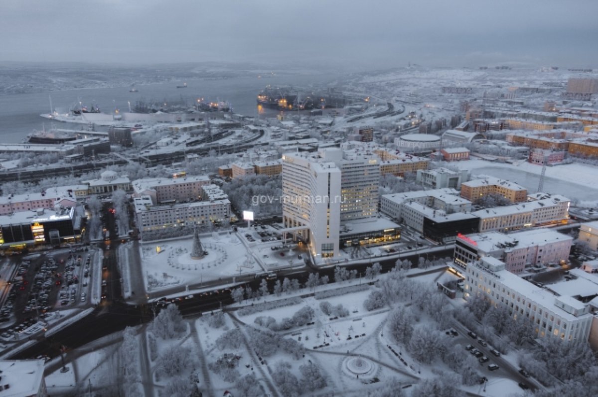    В легкоатлетическом манеже Мурманска провели весёлые старты «Честная игра»