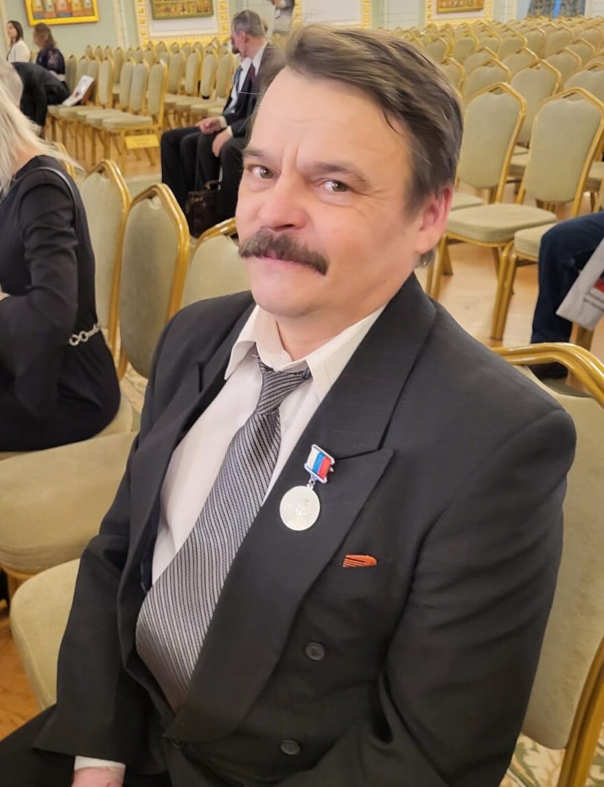 и тут он (листайте назад)