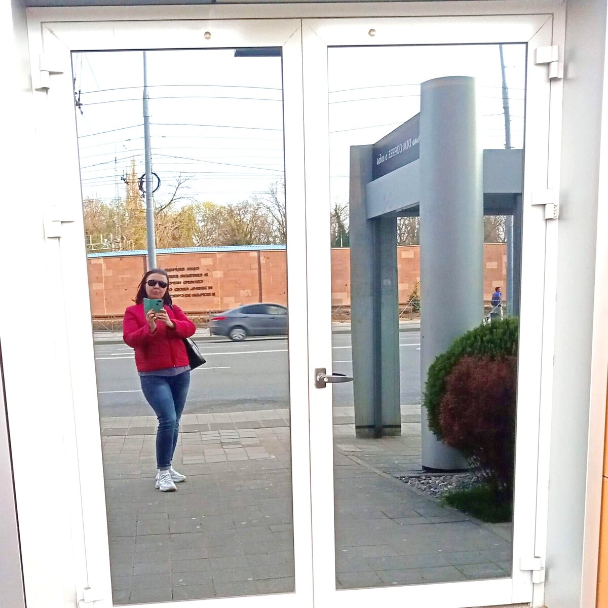 Фото автора. Апрель 2020. У меня волосы ещё не до талии 😊