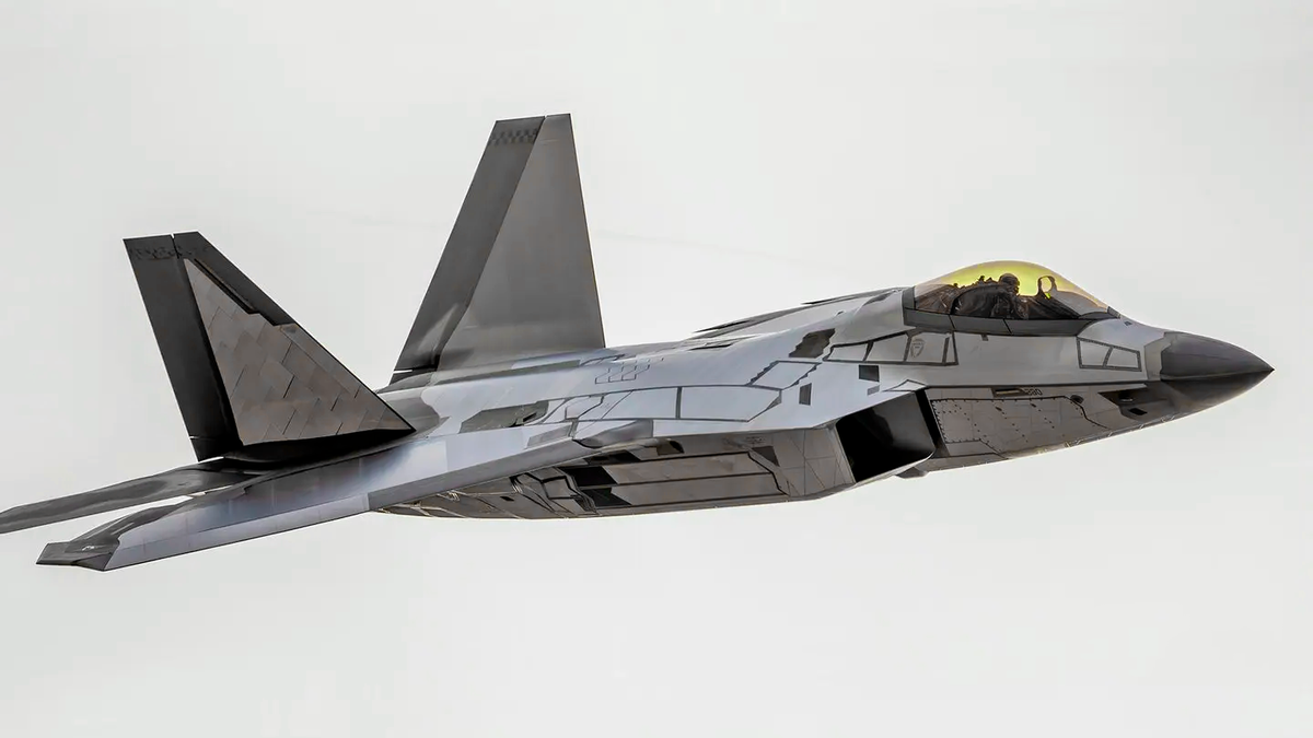 35 try. F22 Raptor. Истребитель Lockheed Martin f-22a Raptor. Lockheed/Boeing f-22 Raptor. Стелс-истребитель f-35.