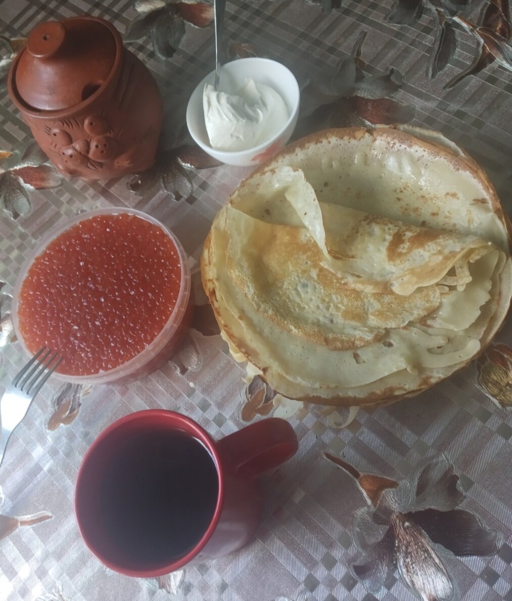 Нее..., фото - старое ))) я чо т не сообразила сфоткать  блины прошлой субботы. Слишком поглощена была поглощением))).  В прикуску с  диабетоном и метфармином (на всякий случай,). 