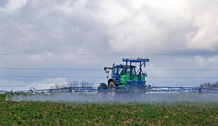    В Великобритании фермеры призывают разрешить все способы использования глифосата