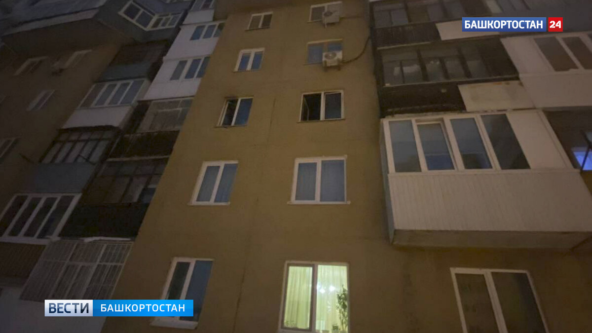    При пожаре на улице Менделеева в Уфе погиб человек, еще один пострадал, самостоятельно эвакуировались 15 человек