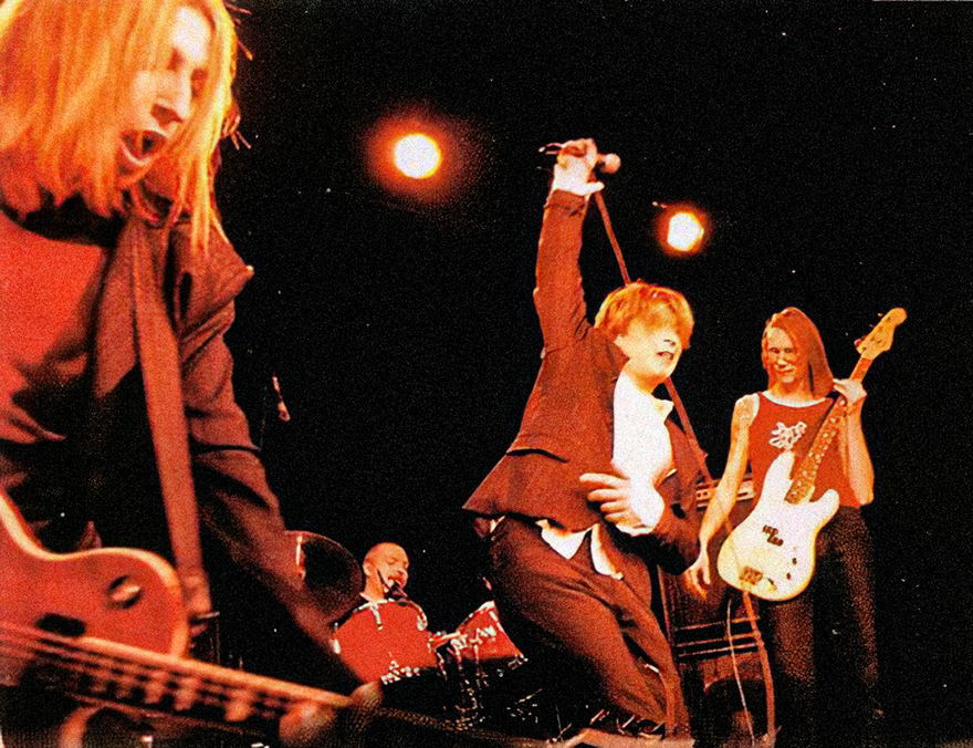 Съемки сцены участия группы в фильме!