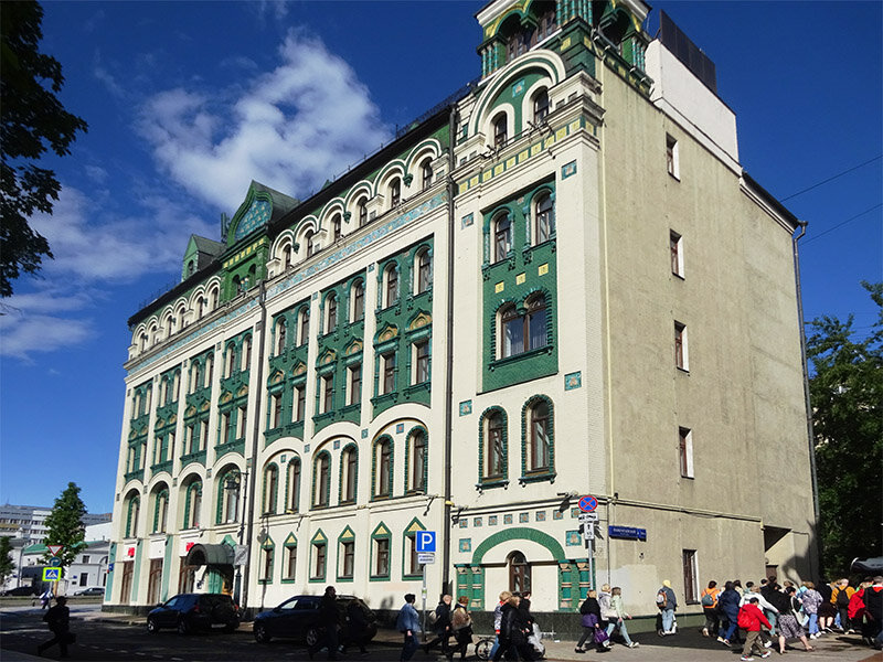 листайте галерею