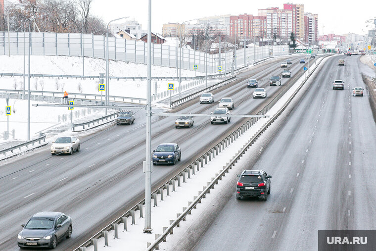    Сложные погодные условия создают для водителей опасность на дорогах