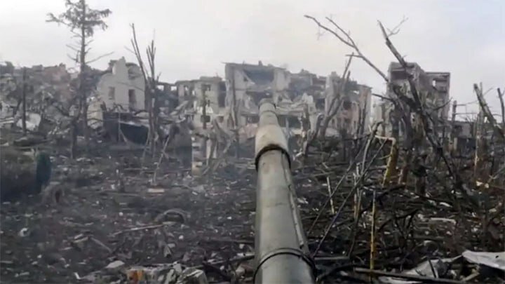 ВСУ ПРОДОЛЖАЮТ ТЕРЯТЬ ПОЗИЦИИ И ОТСТУПАТЬ. А ПОТЕРЯВ МАРЬИНКУ, ОНИ ПОЛУЧИЛИ СЕРЬЁЗНЫЙ УДАР ПО СВОЕЙ ОБОРОНЕ. СКРИНШОТ: ТГ-КАНАЛ HEADLINES