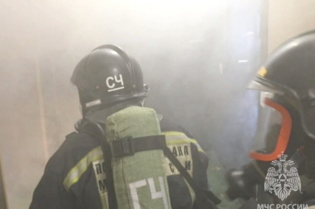    Жительница Краснокаменска обожгла руки, пытаясь потушить пожар на балконе