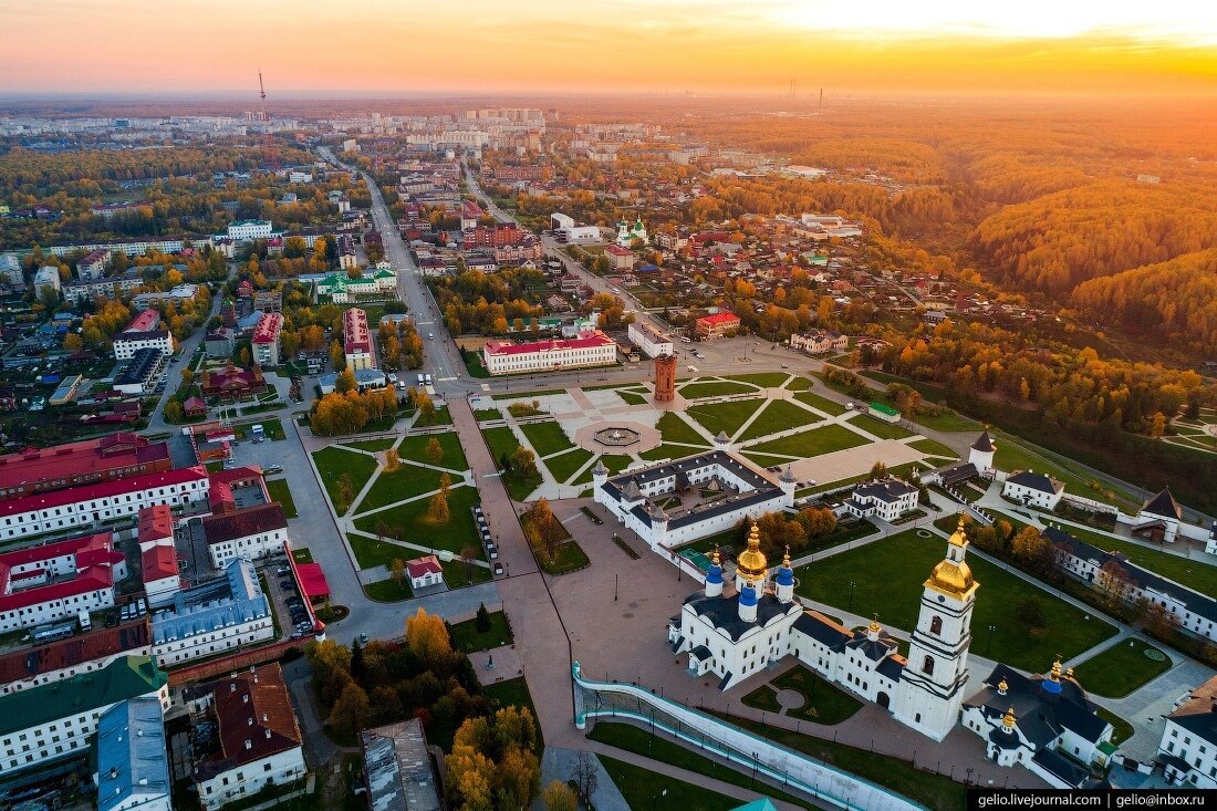 Тобольск куда сходить. Тобольск столица Сибири. Город Тобольск Тюменская область. Тобольск вид с Кремля. Тобольск с высоты птичьего полета.