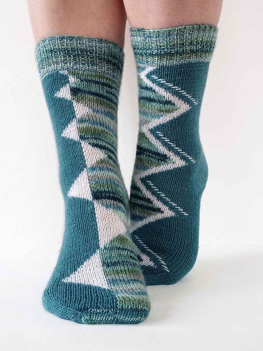 По настоящему авторская работа Людмилы Кириченко. И модель, и фото.