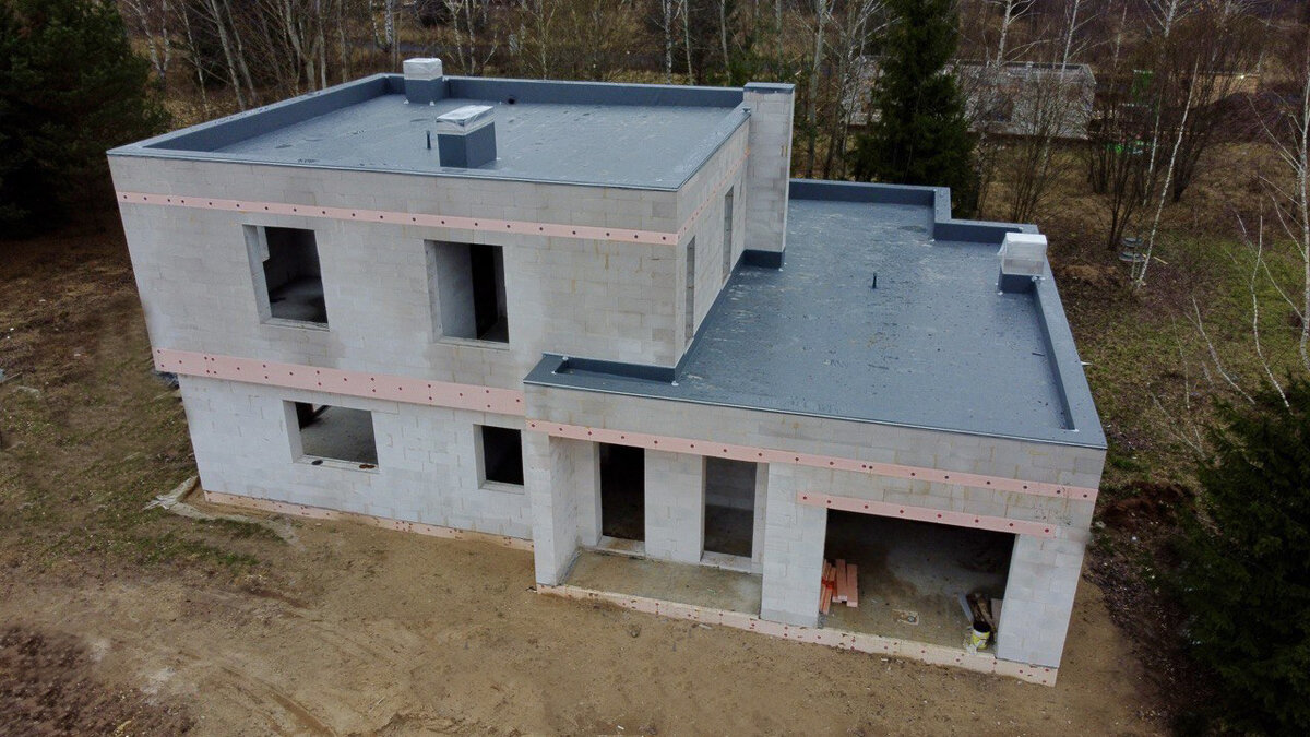 Дом в стиле хай-тек в поселке Лаки Плейс. Проект и реализация - строительная компания Брикхаус.