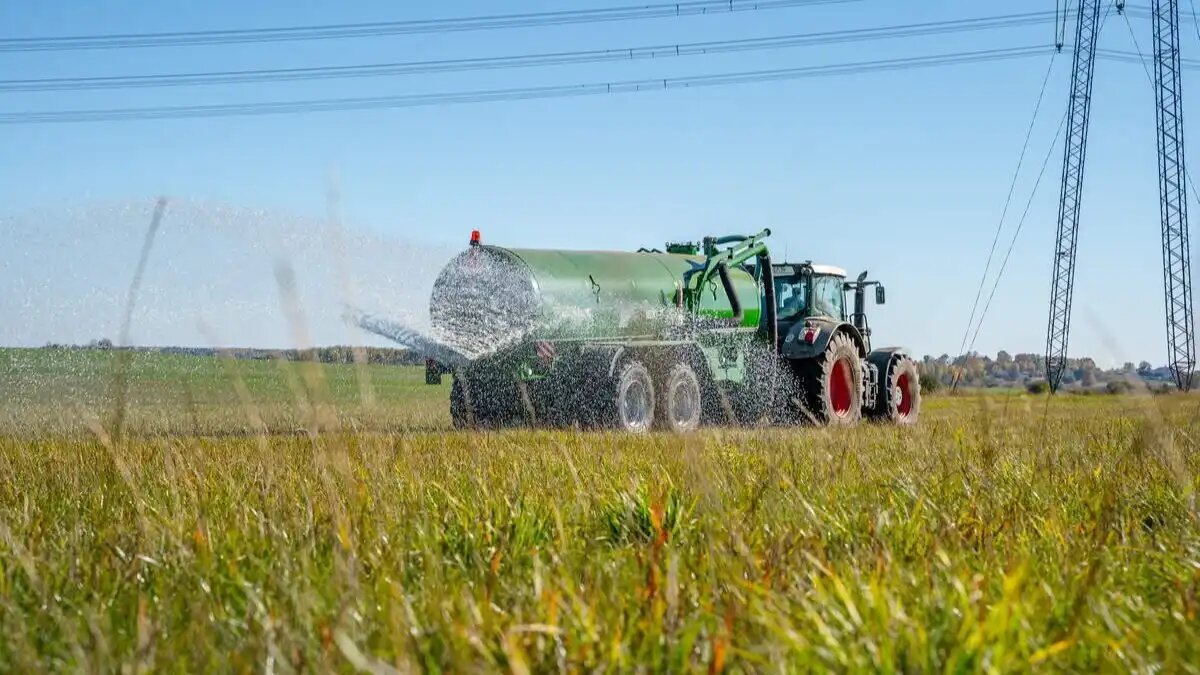 Фото: gis-agro.by Внесение жидких органических удобрений