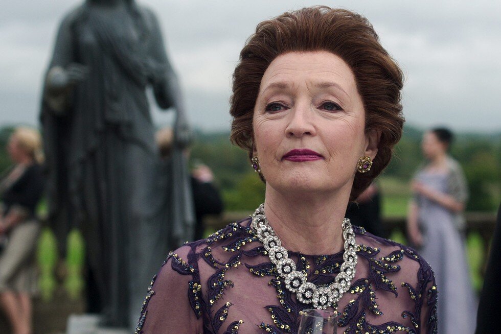 Кадр из сериала «Корона»