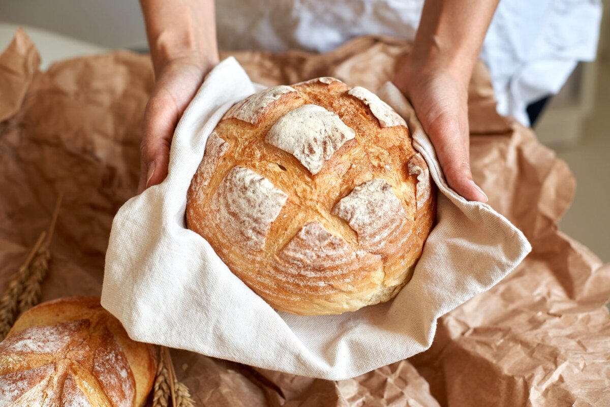 Печеный человек. Свежеиспеченный хлеб. Домашний хлеб. Домашний хлеб и выпечка. Хлебная выпечка.