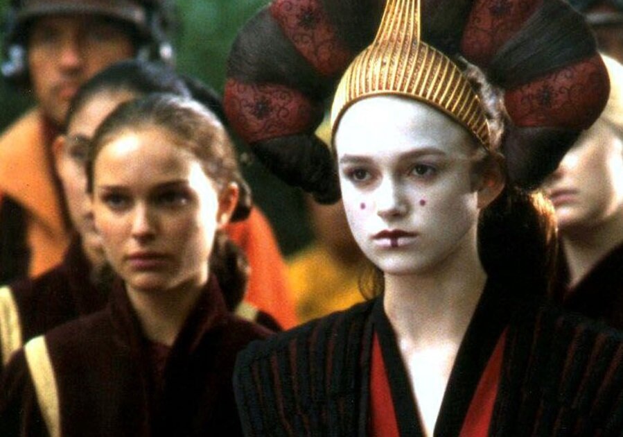 Натали Портман и Кира Найтли в фильме «Звёздные войны. Эпизод II: Атака клонов» (2002)