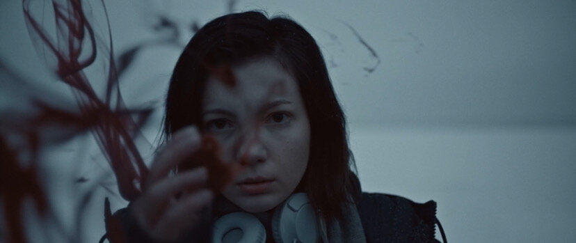 Скриншот из трейлера сериала "Сны Алисы" от Premier