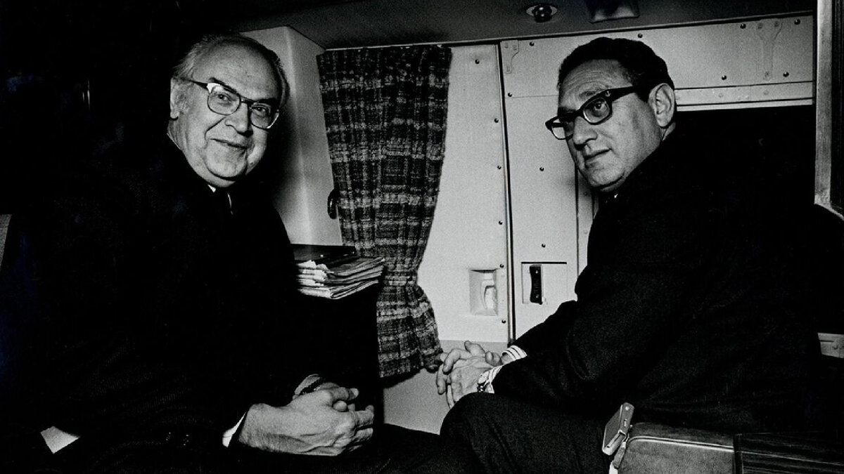 Анатолий Добрынин (советский дипломат, посол СССР в США) и Генри Киссинджер