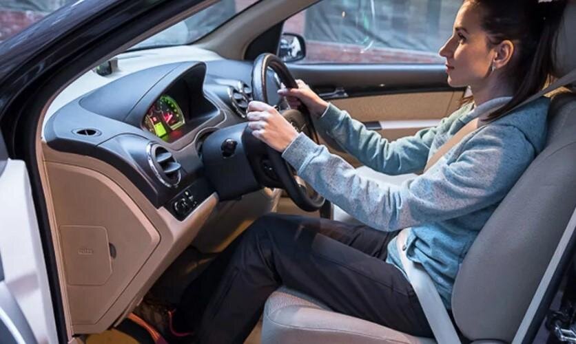 Как правильно садиться в машину? | Автошкола Авто-Питер | Дзен