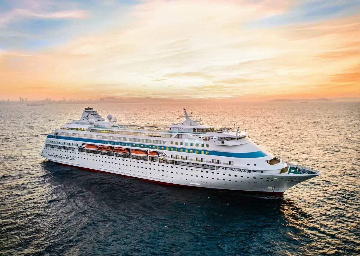 Круизный лайнер Astoria Grande на новогодние каникулы 2024 выполнит несколько круизов по Чёрному морю