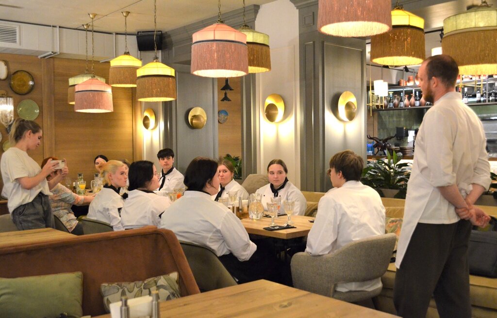 В Твери студенты колледжа сервиса и туризма – участники гастропроекта «Молодые повара»