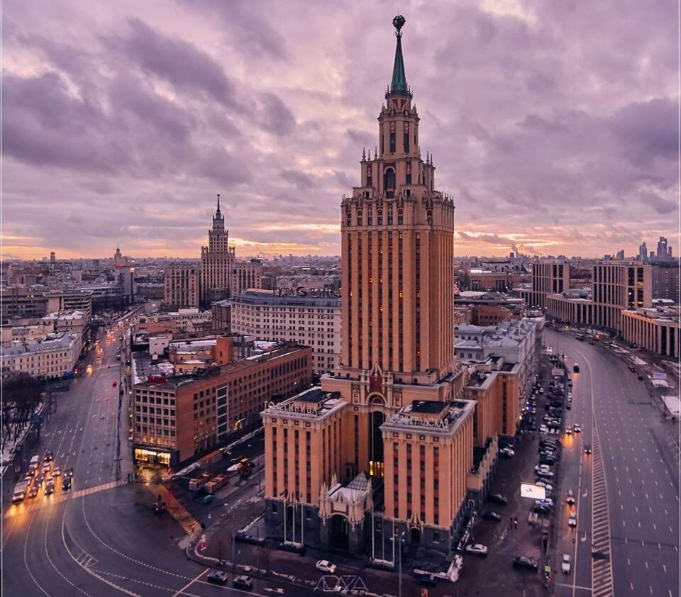 высотка гостиница ленинградская