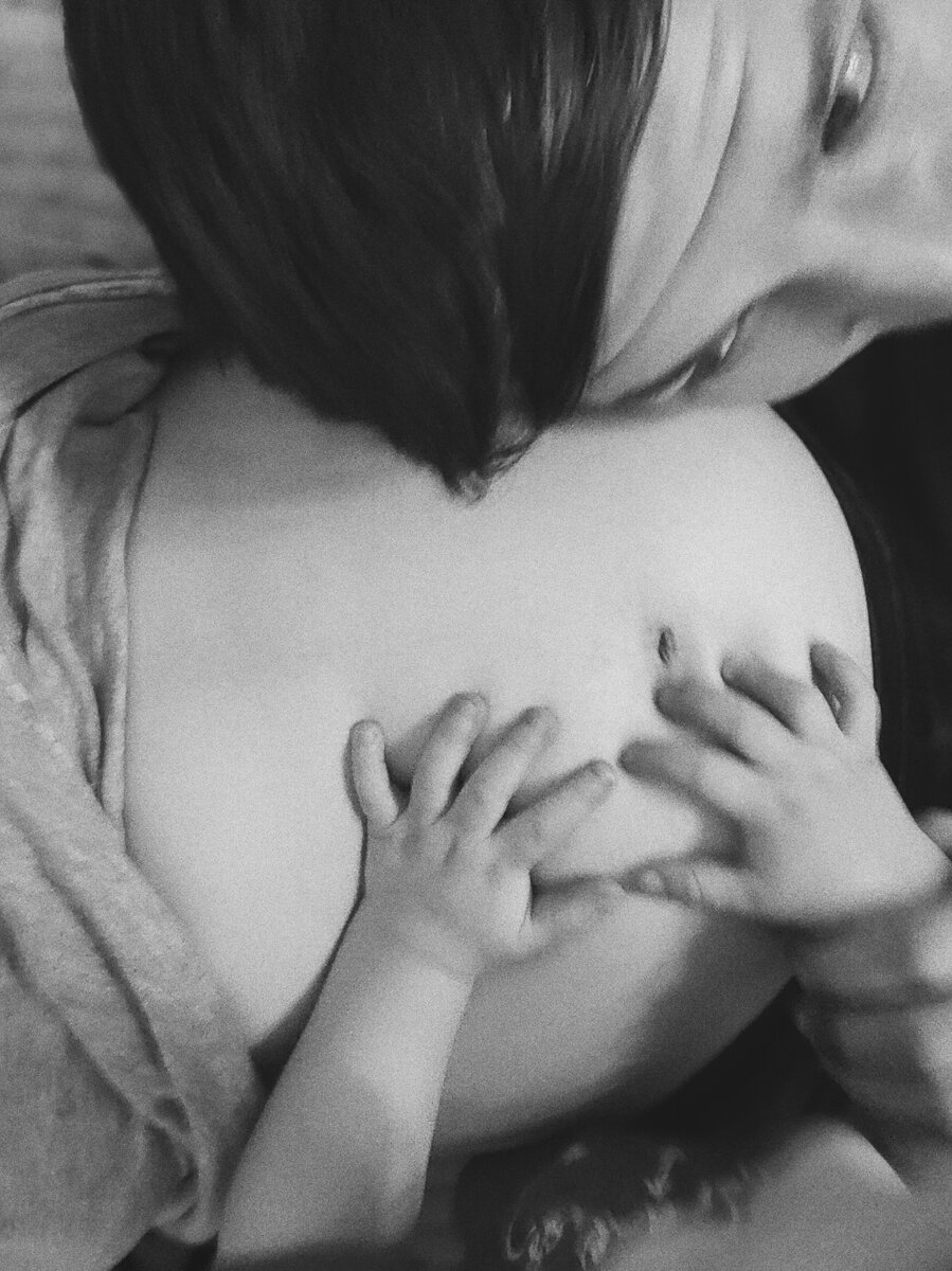 Эмиль общается с сестрой