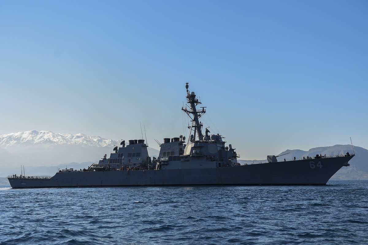 Хуситы эсминец сша. Эсминец Арли Берк в черном море. USS Carney DDG-64. Греция эсминцы закупает.