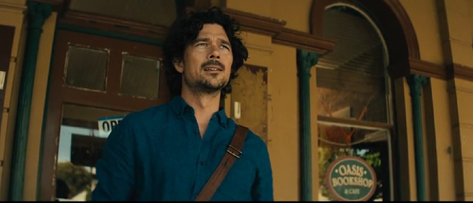 Люк Арнольд в сериале.