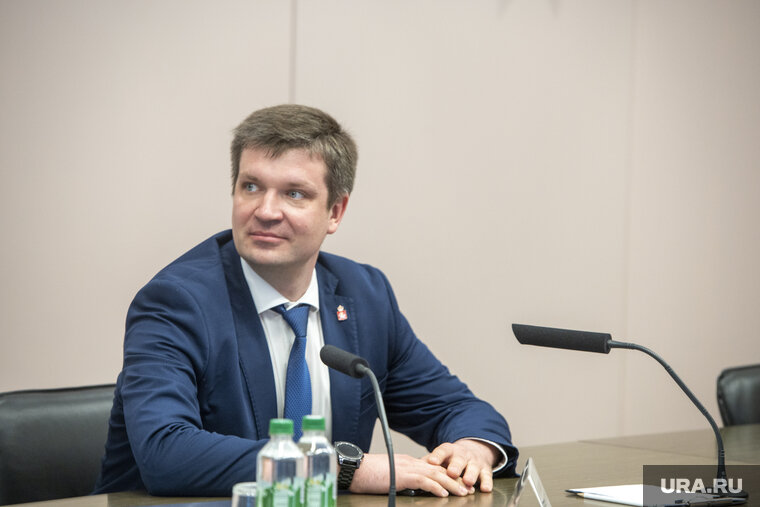    Петр Шиловских стал третьим пермским министром, вступившим в ЕР в этом году