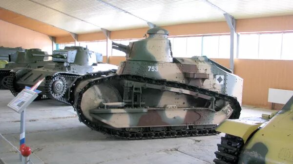 Танк Renault FT, музей в Кубинке. Фото автора