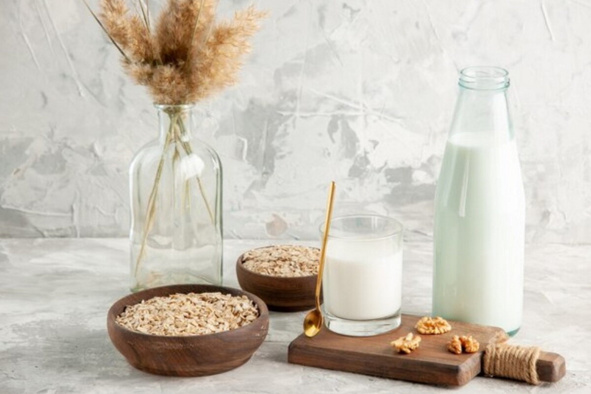    Молоко в кофе смягчает горечьФото: freepik.com/author/kamranaydinov