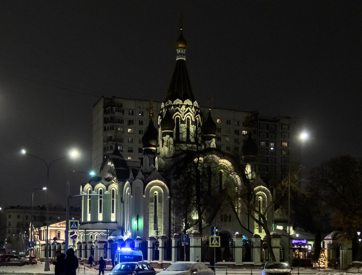 От Электрозаводской через Сокольники. В Тушино, конечно... век его не видеть.                                