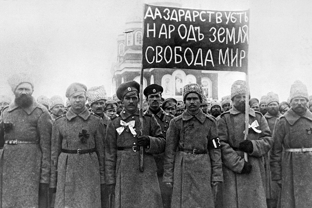 Петроград февраль 1917. Февральская революция 1917 таблица. 27 февраля 1917 года февральская революция. Февральская революция 1917 года. 1 февраля 1917 года.