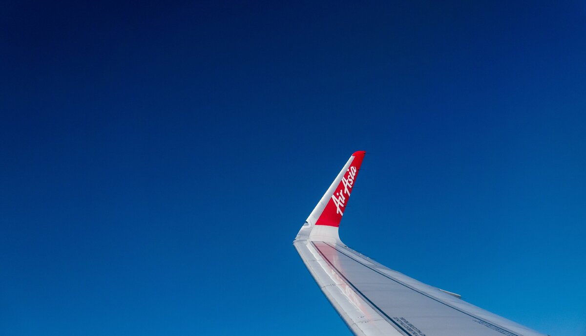 Один из лучших лоукостеров в мире — Air Asia — летает из Банкгока на Самуй. Фото: Sangga Rima Roman Selia / unsplash