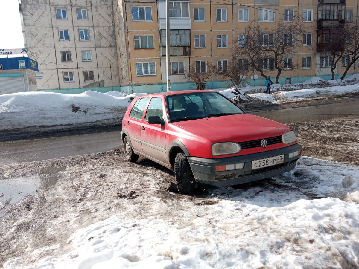 Старый конь Гольф 3 был значительно комфортнее, но при этом рулился гораздо лучше. Сравнение пожалуй не самое правильное, но Матиз тоже был комфортнее