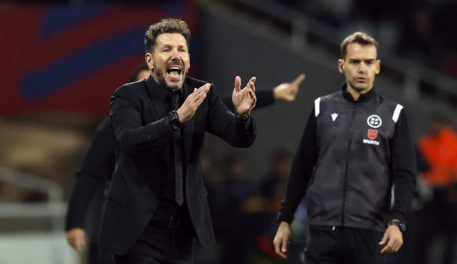    Диего Симеоне был недоволен, что его команде забил именно Жоау Феликс. Фото: Reuters