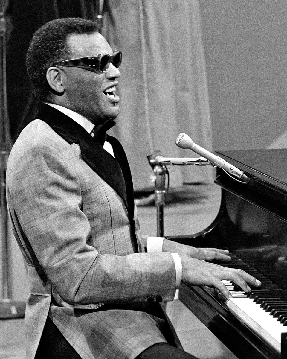 Raye певица 2020. песня про рею. песня про рею. песня про рею. Ray charles.