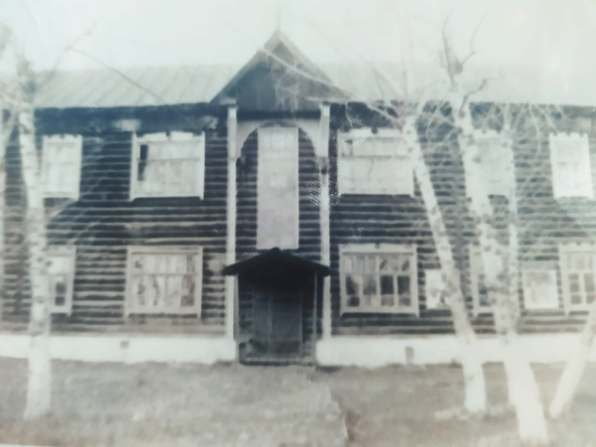 Здание детского дома, построено во второй половине 40-х годов