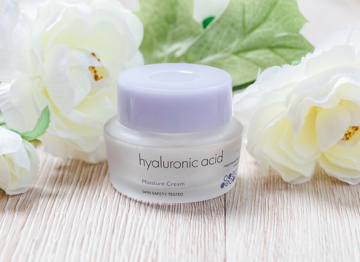 Лучший корейский крем 50. Hyaluronic acid Moisture Cream. Крем ИТС скин. Крем для лица it's Skin Hyaluronic acid Moisture Creme 50 мл. Крем ИТС скин с гиалуроновой кислотой.