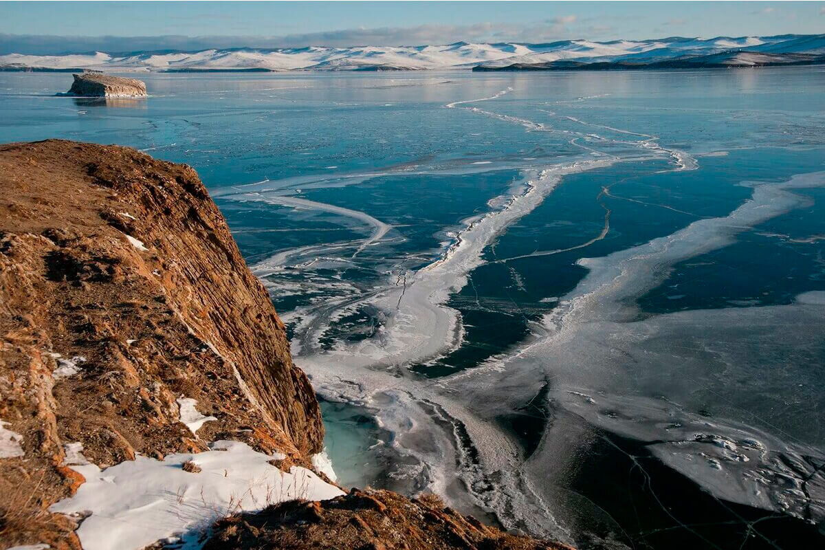 Белое море байкал. Малое море Байкал зимой. Курминский залив Малое море Байкал зимой. Залив Мухор на Байкале зимой. Пролив Малое море зима Иркутск.