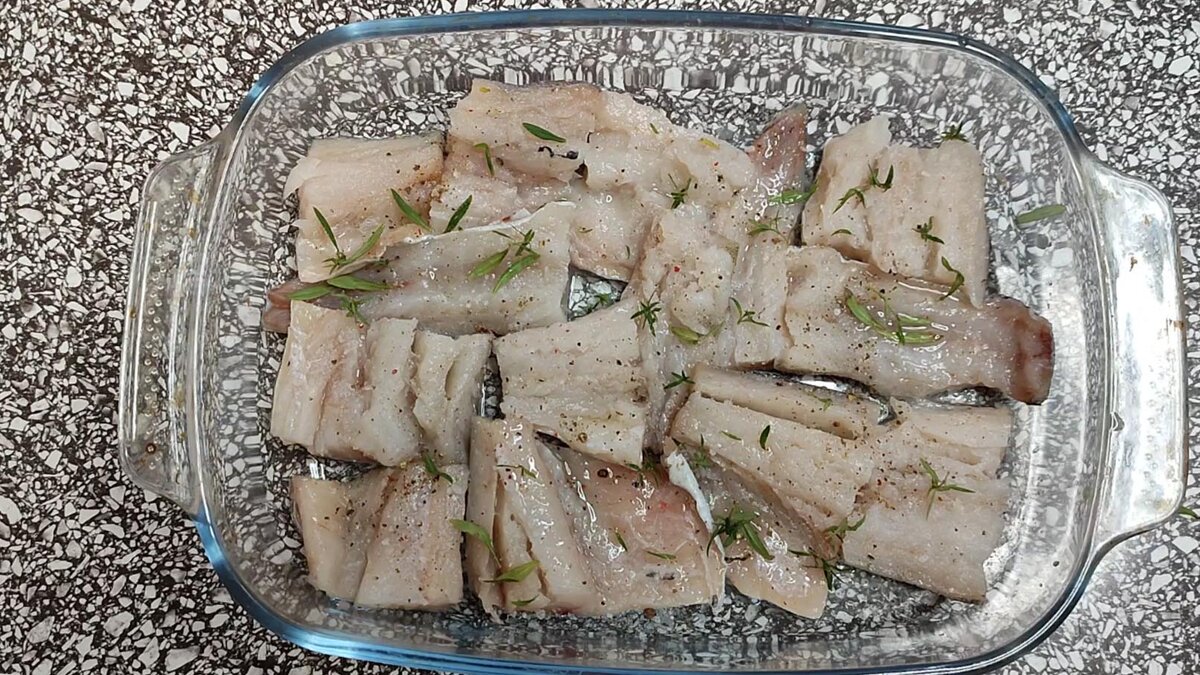 Минтай жареный в муке на сковороде Готовим вкусно дома/ Кулинария/ Рецепты Дзен