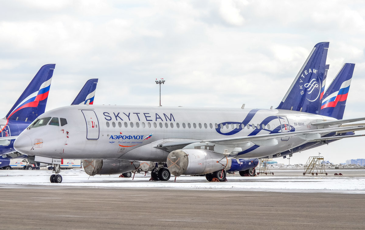 SSJ 100 в ливрее SkyTeam Aeroflot.   