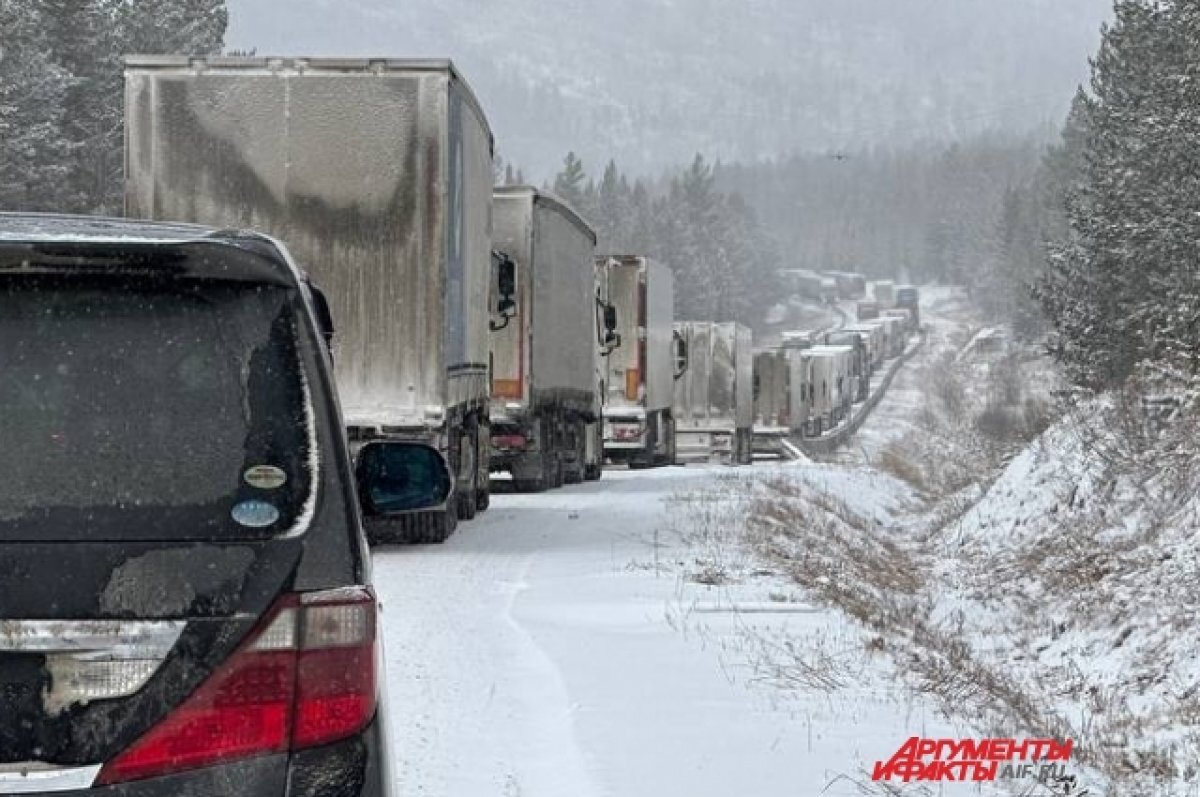    Водители жалуются на пробку под Суксуном на трассе Пермь – Екатеринбург