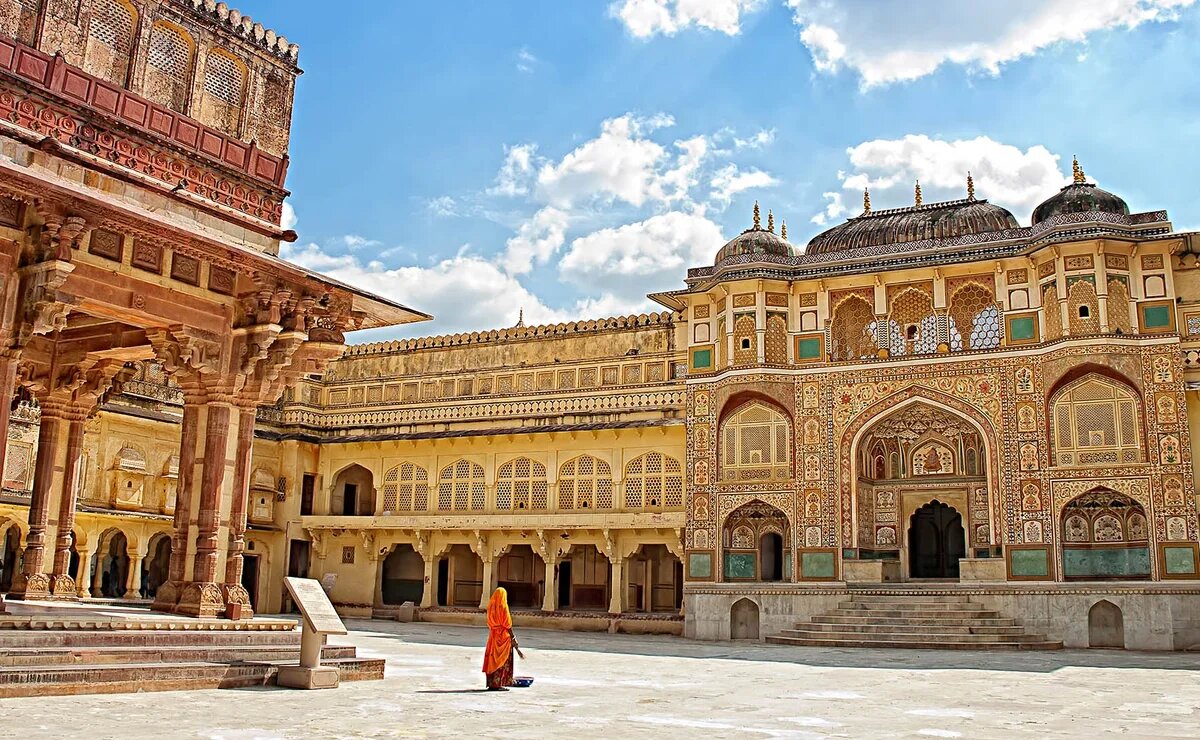    Сколько стоит поехать в Гималаи и на Фестиваль красок в Индию