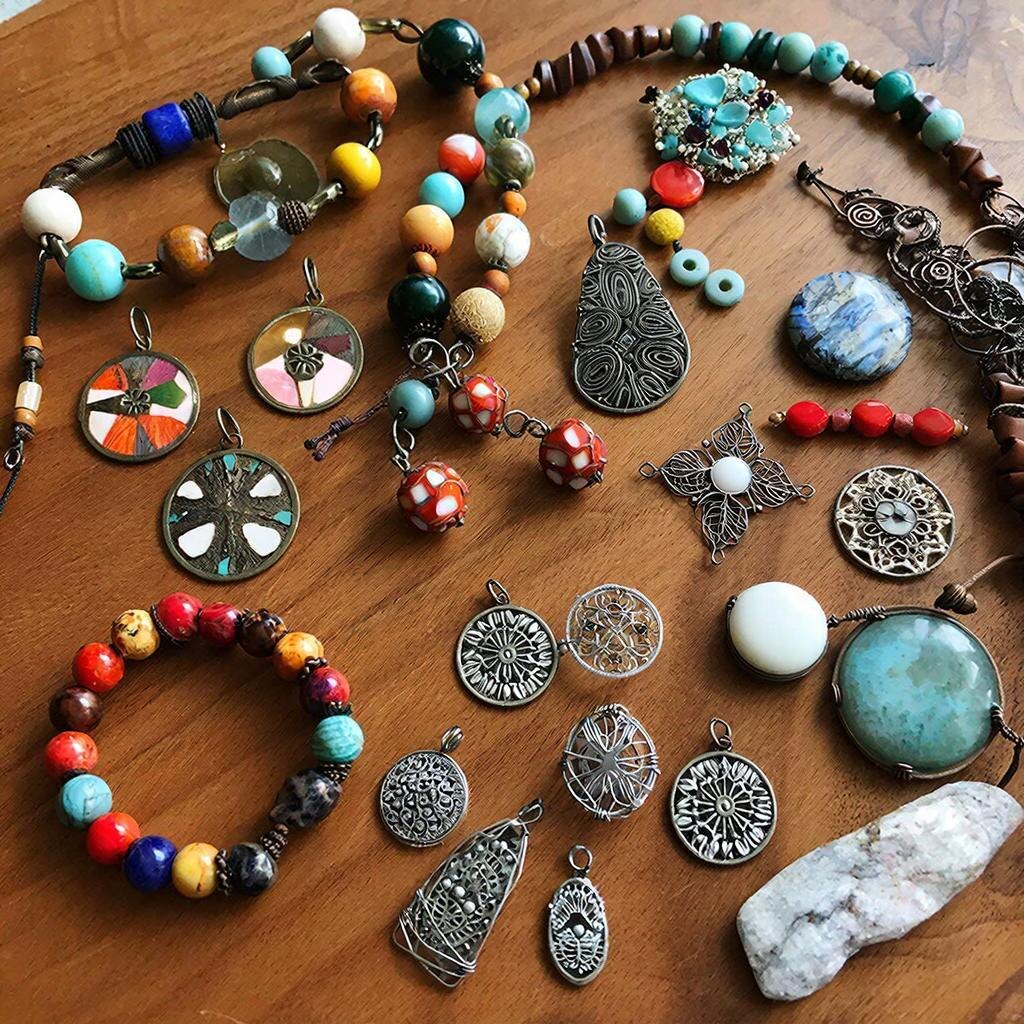 Украшения своими руками 